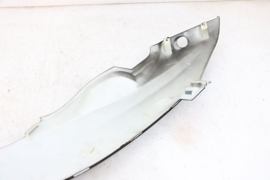 photo de CARENADO TRASERO DERECHA LONGJIA DIGITA 4T 50 (2019 - 2022) - Detalles de los puntos de fijación