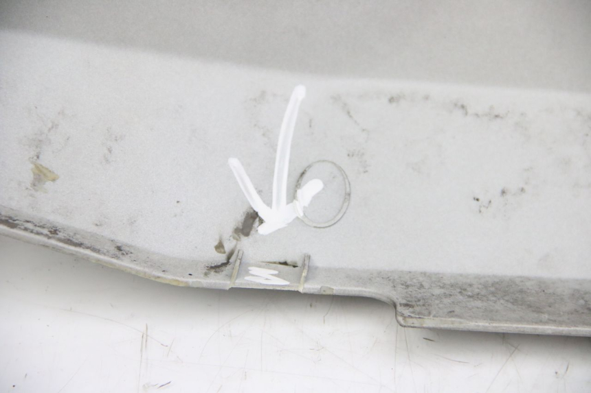 photo de FLANCO TRASERO DERECHO KYMCO DINK STREET 125 (2009 - 2014) - Zoom sobre los componentes