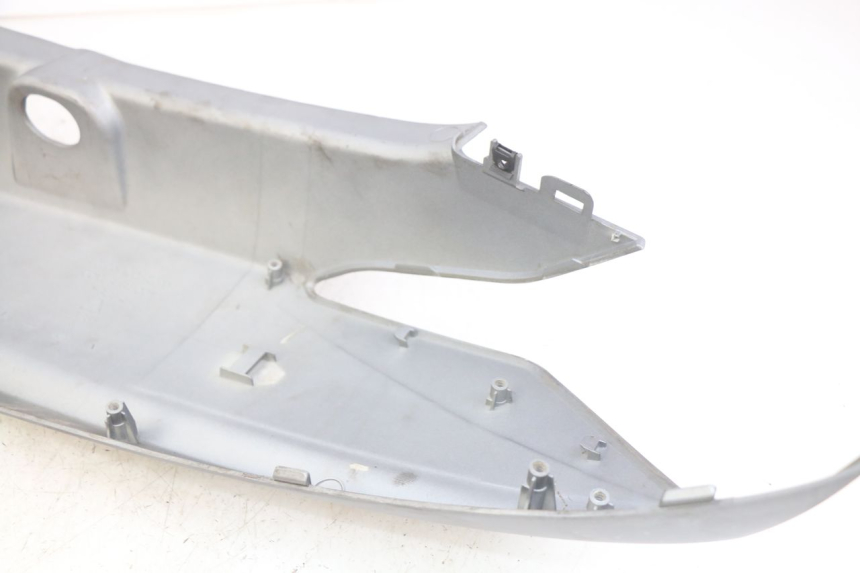 photo de FLANCO TRASERO DERECHO KYMCO DOWNTOWN ABS 125 (2015 - 2017) - Detalles de los puntos de fijación