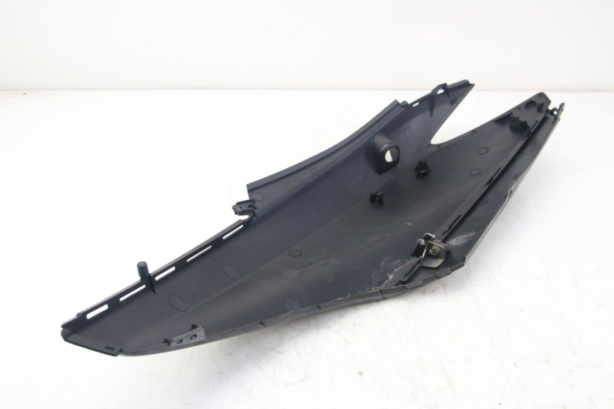 photo de FLANCO TRASERO DERECHO YAMAHA D'ELIGHT DELIGHT 125 (2017 - 2020) - Otra perspectiva