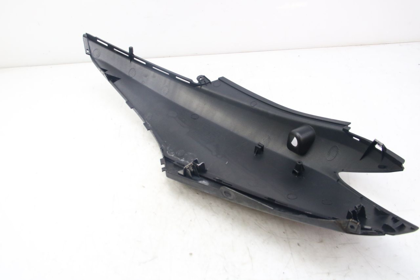 photo de FLANCO TRASERO DERECHO YAMAHA D'ELIGHT DELIGHT 125 (2017 - 2020) - Detalles de los puntos de fijación