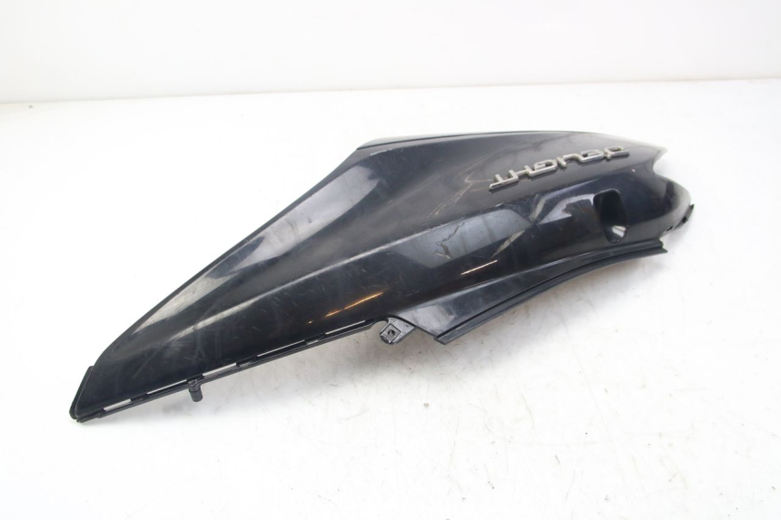 photo de FLANCO TRASERO DERECHO YAMAHA D'ELIGHT DELIGHT 125 (2017 - 2020) - Estado de la superficie y material