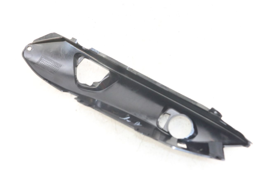 photo de CARENADO TRASERO DERECHA KAWASAKI ER-6 ER6 N 650 (2012 - 2016) - Primer plano técnico