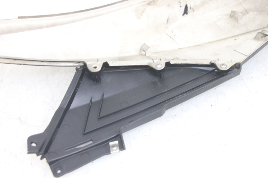 photo de FLANCO TRASERO DERECHO JM MOTORS EVOLIS 4T 50 (2018 - 2022) - Primer plano técnico