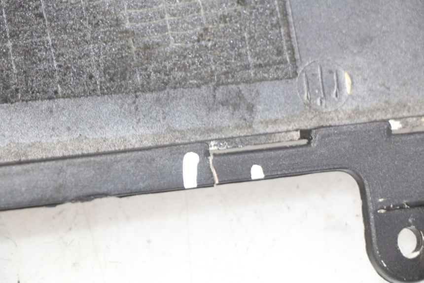 photo de FLANCO TRASERO DERECHO HONDA FES PANTHEON 2T 125 (1998 - 2002) - Primer plano técnico