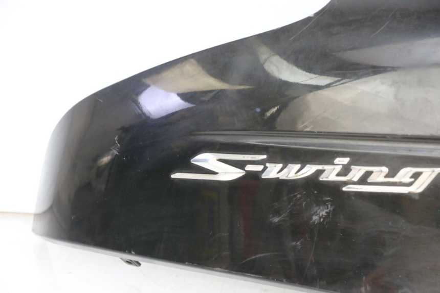 photo de FLANCO TRASERO DERECHO HONDA FES S-WING SWING ABS 125 (2007 - 2015) - Zoom sobre los componentes