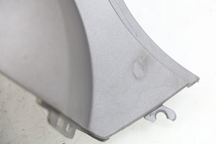 photo de FLANCO TRASERO DERECHO SYM FIDDLE 3 III 125 (2014 - 2020) - Primer plano de alta resolución