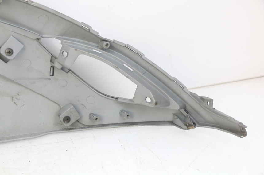 photo de FLANCO TRASERO DERECHO SYM FIDDLE 3 III 125 (2014 - 2020) - Primer plano técnico