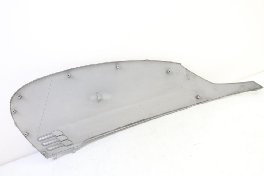 photo de FLANCO TRASERO DERECHO SYM FIDDLE 3 III 125 (2014 - 2020) - Primer plano técnico