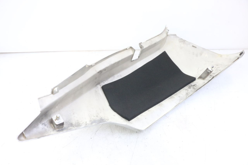 photo de CARENADO TRASERO DERECHA HONDA FJS SILVERWING SILVER WING 600 (2001 - 2010) - Estado de la superficie y material