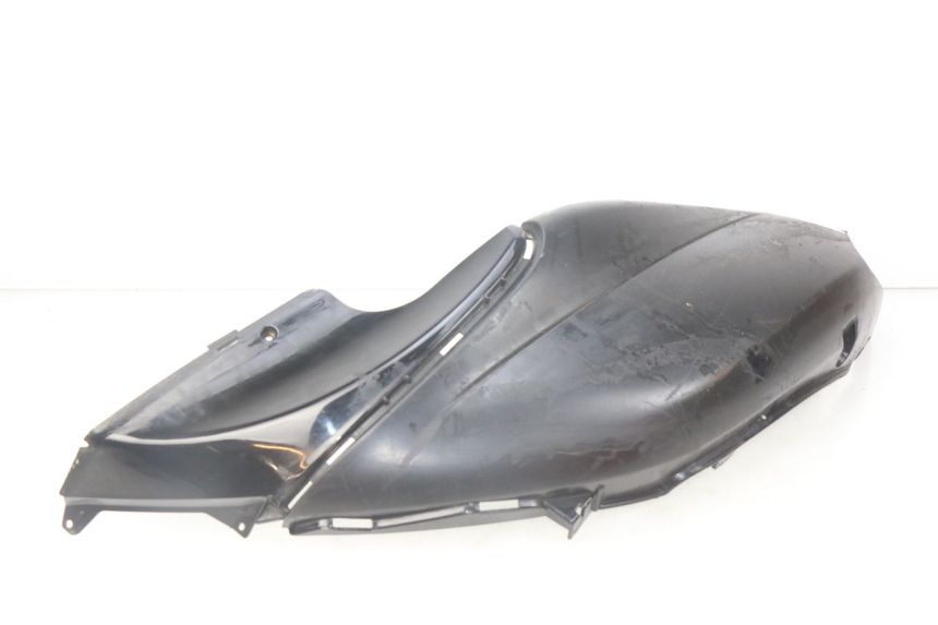 photo de CARENADO TRASERO DERECHA PIAGGIO FLY 125 (2005 - 2012) - Detalles de los puntos de fijación