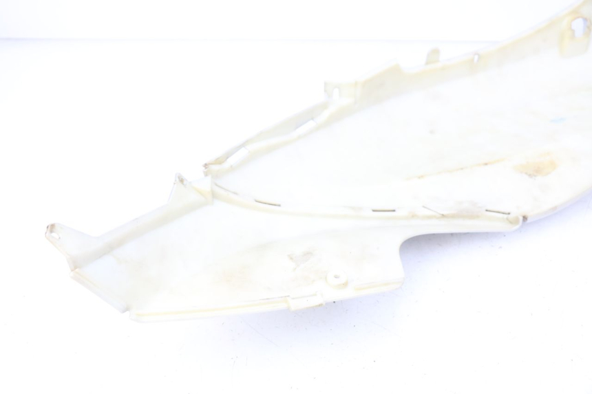 photo de FLANCO TRASERO DERECHO PIAGGIO FLY 100 (2006 - 2010) - Primer plano técnico