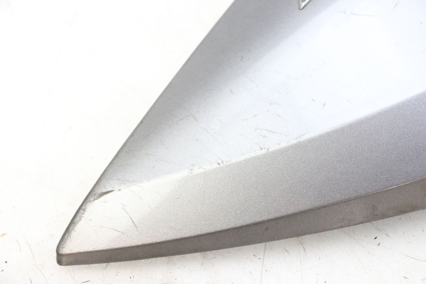 photo de CARENADO TRASERO DERECHA HONDA FORZA ABS 300 (2013 - 2017) - Primer plano de alta resolución