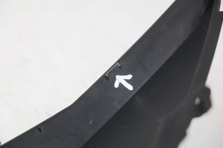 photo de FLANCO TRASERO DERECHO HONDA FORZA 125 (2015 - 2016) - Primer plano técnico