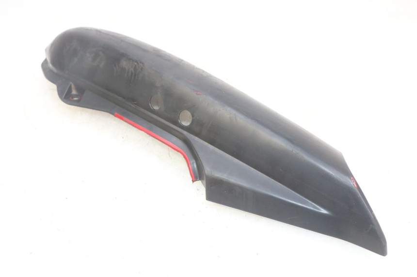 photo de FLANCO TRASERO DERECHO YAMAHA FZS FAZER 600 (1998 - 2001) - Primer plano técnico