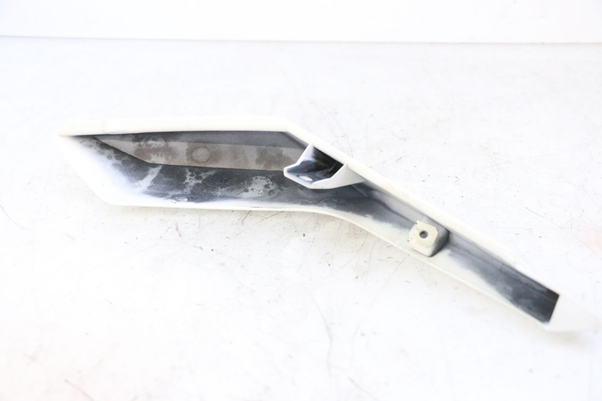 photo de CARENADO TRASERO DERECHA BMW G310 R 310 (2016 - 2020) - Zoom estado de uso