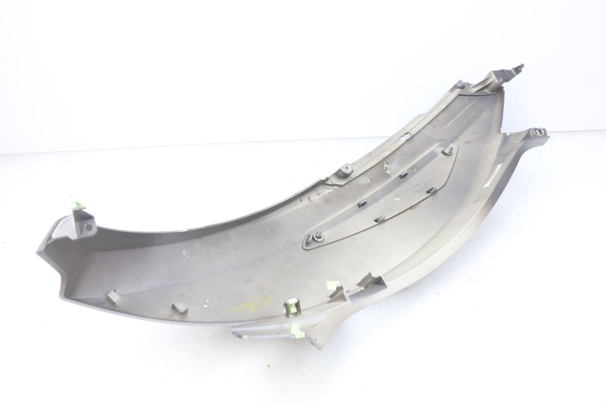 photo de FLANCO TRASERO DERECHO PEUGEOT GEOPOLIS 400 (2007 - 2013) - Primer plano técnico