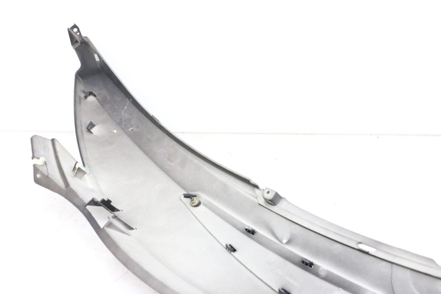 photo de CARENADO TRASERO DERECHA PEUGEOT GEOPOLIS RS 125 (2007 - 2009) - Primer plano técnico