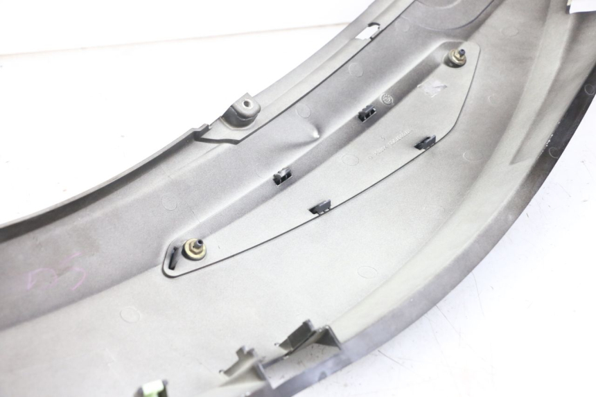 photo de CARENADO TRASERO DERECHA PEUGEOT GEOPOLIS RS 125 (2007 - 2009) - Detalles de los puntos de fijación