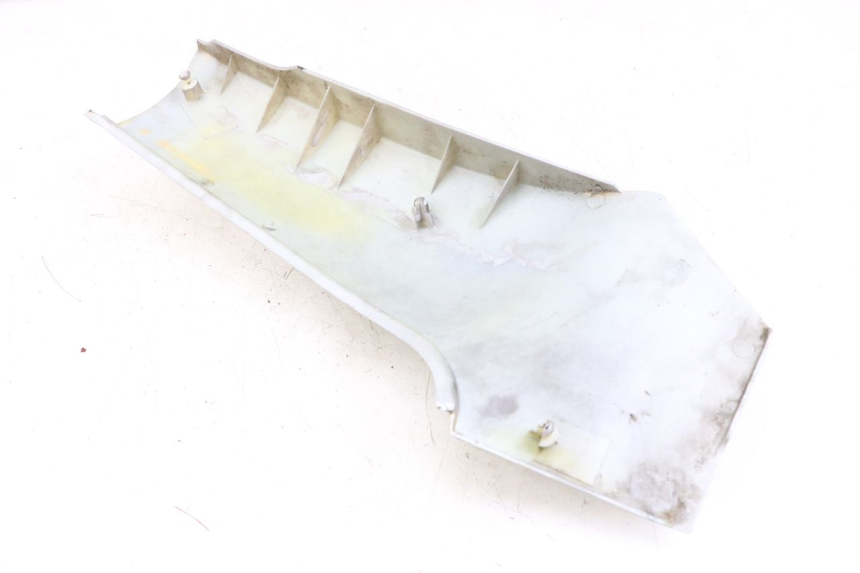 photo de CARENADO TRASERO DERECHA HYOSUNG GF 125 (2001 - 2005) - Detalle de la pieza