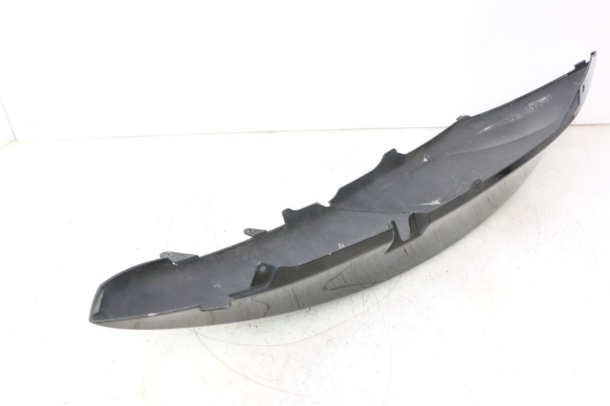 photo de CARENADO TRASERO DERECHA GILERA GP 800 (2007 - 2013) - Zoom sobre los componentes