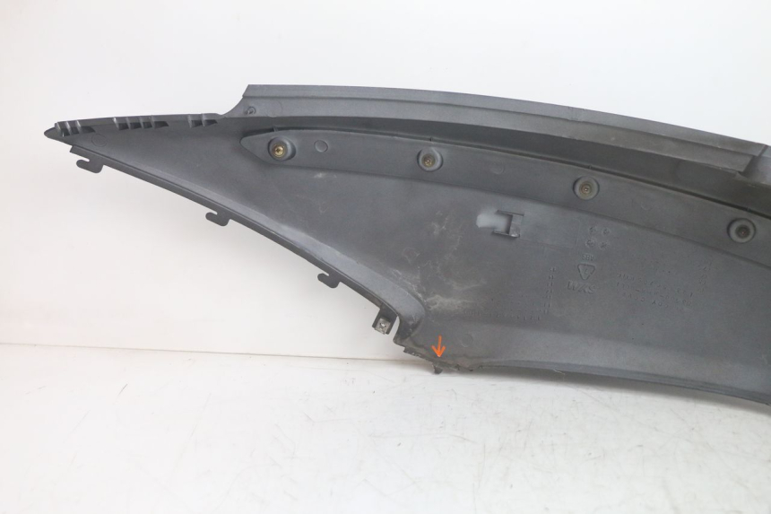 photo de CARENADO TRASERO DERECHA SYM GTS EVO 125 (2009 - 2013) - Detalles de los puntos de fijación
