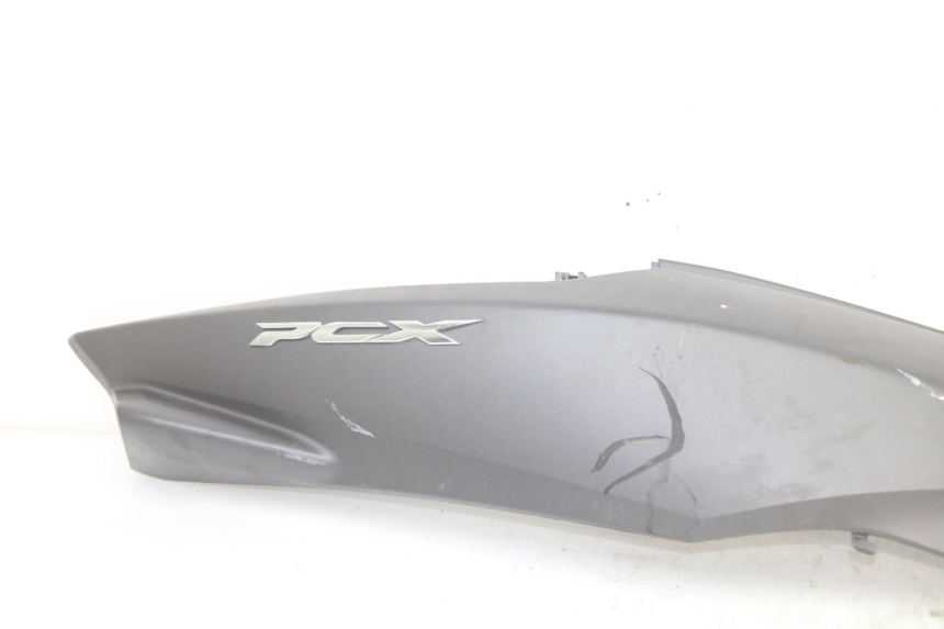 photo de CARENADO TRASERO DERECHA HONDA PCX (JF57/JF64) 125 (2014 - 2018) - Detalle de la pieza