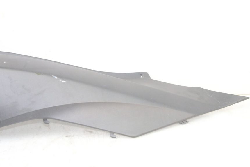 photo de CARENADO TRASERO DERECHA HONDA PCX (JF57/JF64) 125 (2014 - 2018) - Zoom estado de uso