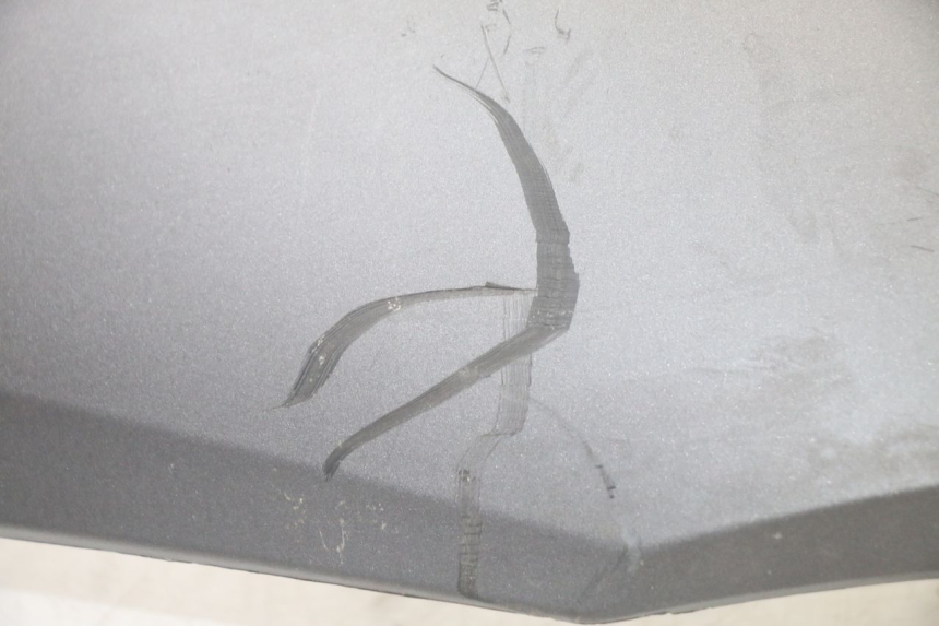 photo de CARENADO TRASERO DERECHA HONDA PCX (JF57/JF64) 125 (2014 - 2018) - Primer plano técnico