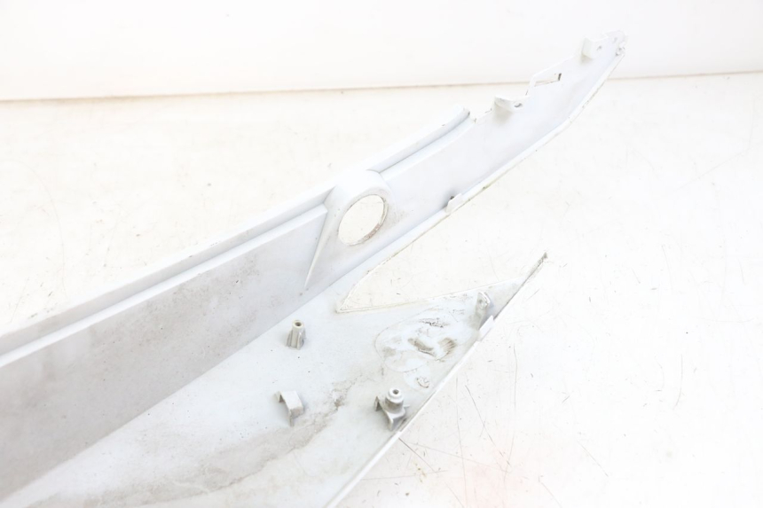 photo de FLANCO TRASERO DERECHO SYM JET 14 4T 50 (2018 - 2022) - Primer plano técnico