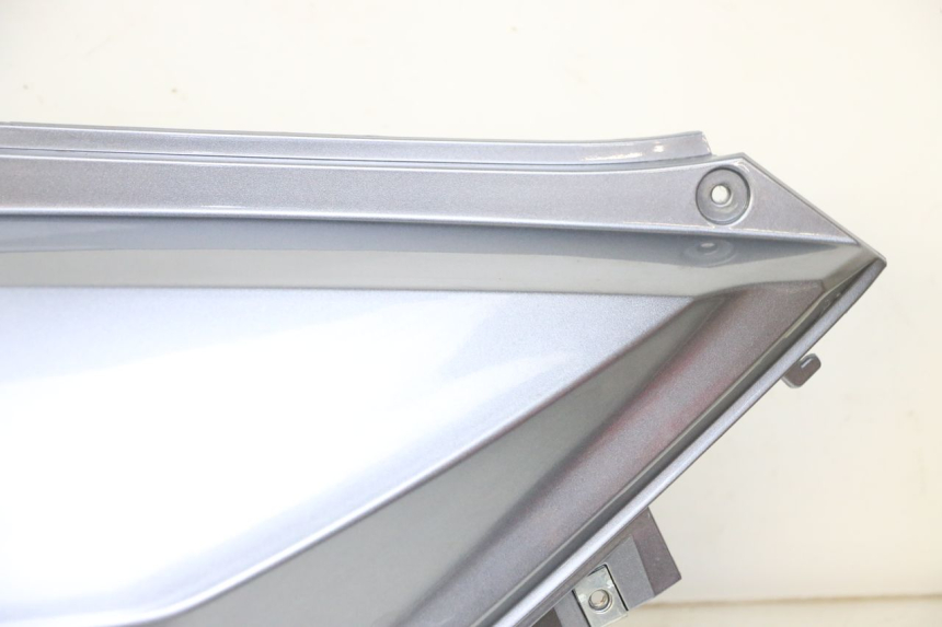 photo de CARENADO TRASERO DERECHA SYM JOYMAX 125 (2010 - 2017) - Características distintivas