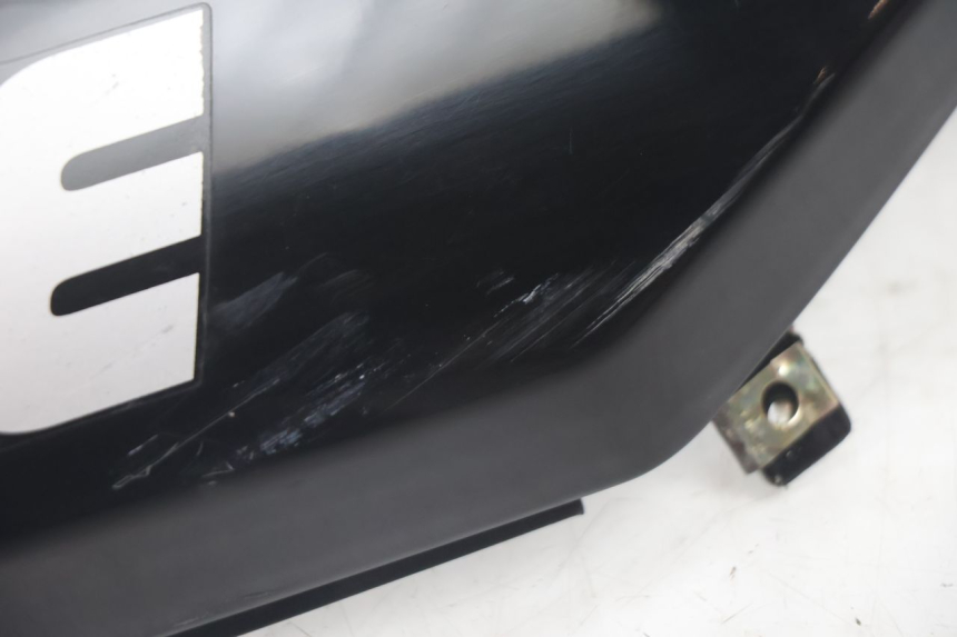 photo de CARENADO TRASERO DERECHA RIDE JUMP 2T 50 (2012 - 2017) - Detalles de los puntos de fijación