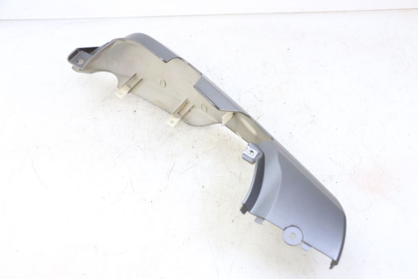 photo de CARENADO TRASERO DERECHA KIDEN KD125-G 125 (2018 - 2022) - Primer plano técnico