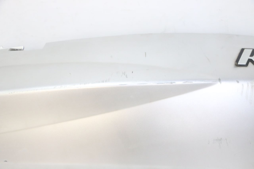 photo de CARENADO TRASERO DERECHA PEUGEOT KISBEE 2T 50 (2018 - 2022) - Características distintivas