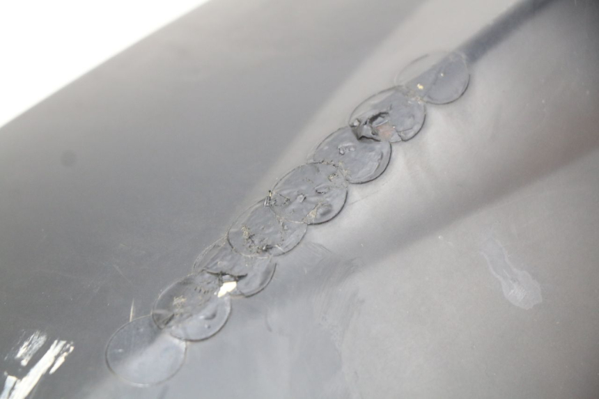 photo de FLANCO TRASERO DERECHO PEUGEOT KISBEE 4T 50 (2010 - 2017) - Detalles de los puntos de fijación