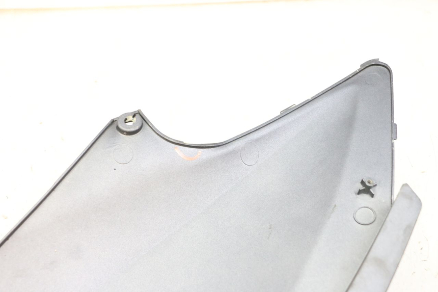 photo de CARENADO TRASERO DERECHA KYMCO GRAND DINK 125 (2008 - 2014) - Otra perspectiva