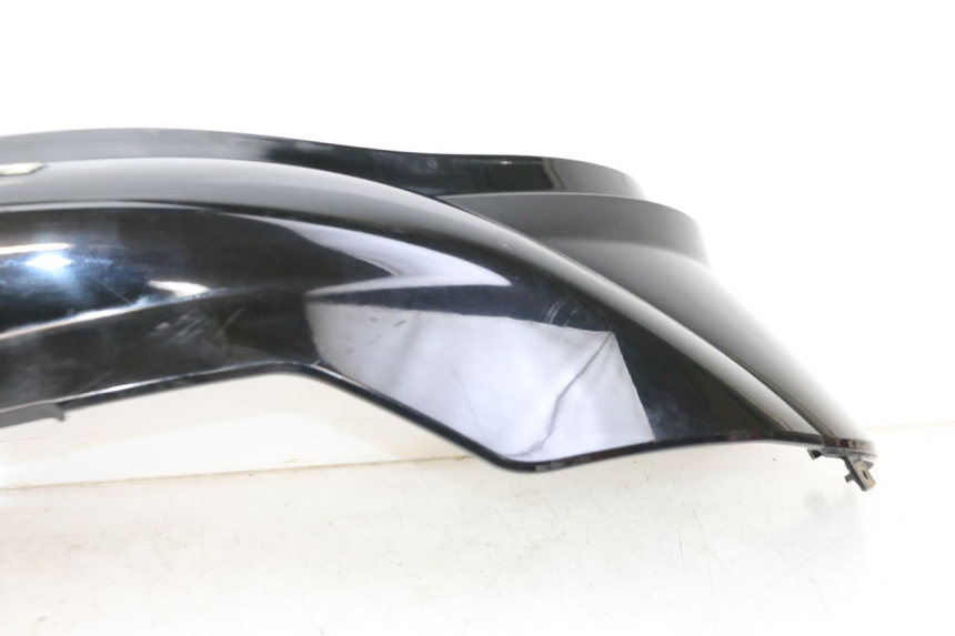 photo de CARENADO TRASERO DERECHA KYMCO PEOPLE S 125 (2000 - 2008) - Zoom sobre los componentes