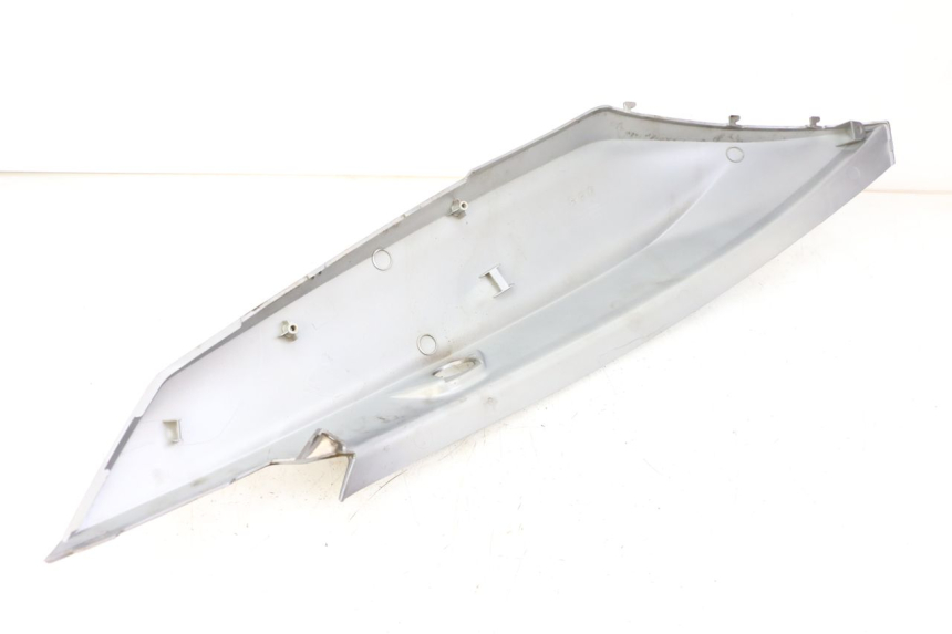 photo de FLANCO TRASERO DERECHO KYMCO X-TOWN XTOWN 125 (2016 - 2021) - Primer plano técnico