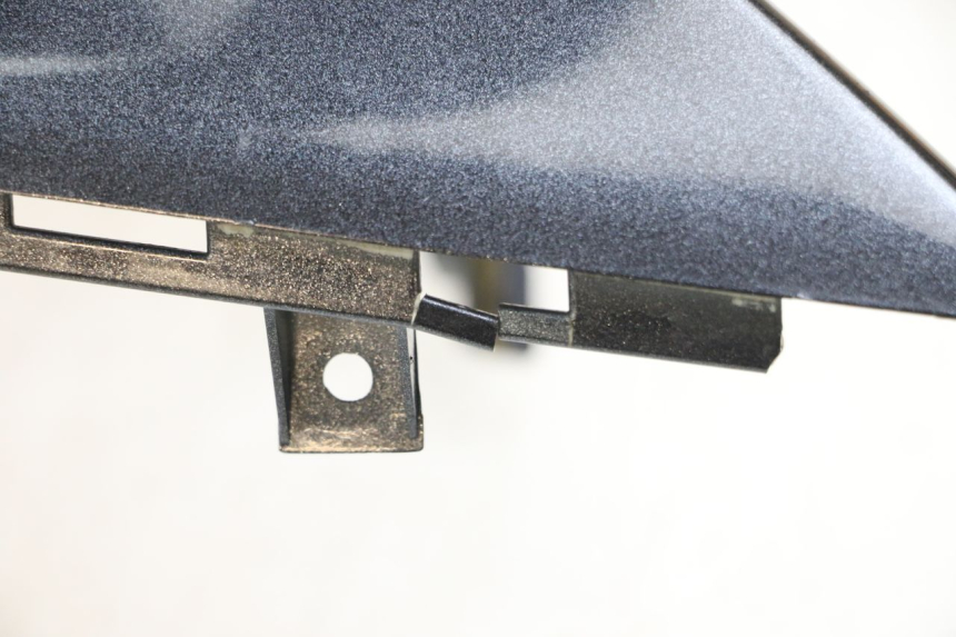 photo de CARENADO TRASERO DERECHA KYMCO XCITING 500 (2007 - 2010) - Características distintivas