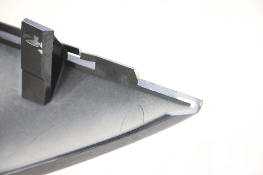 photo de CARENADO TRASERO DERECHA KYMCO XCITING 500 (2007 - 2010) - Primer plano técnico