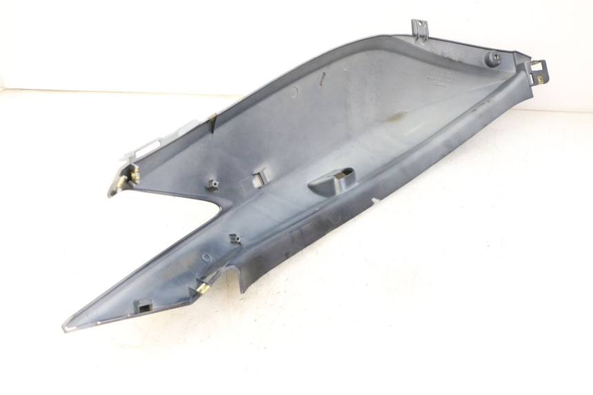 photo de CARENADO TRASERO DERECHA KYMCO XCITING 500 (2007 - 2010) - Detalles de los puntos de fijación