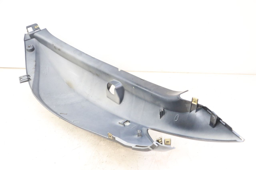 photo de CARENADO TRASERO DERECHA KYMCO XCITING 500 (2007 - 2010) - Estado de la superficie y material