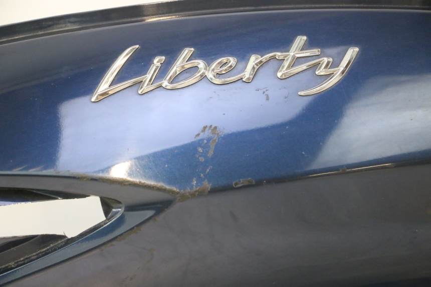 photo de FLANCO TRASERO DERECHO PIAGGIO LIBERTY IGET 4T 50 (2015 - 2020) - Zoom sobre los componentes