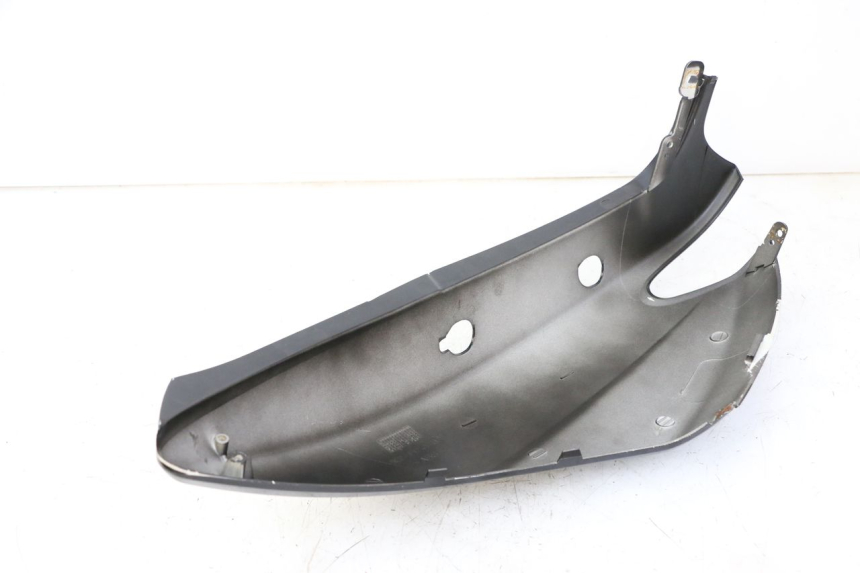 photo de CARENADO TRASERO DERECHA MBK OVETTO ONE 2T 50 (2013 - 2017) - Otra perspectiva