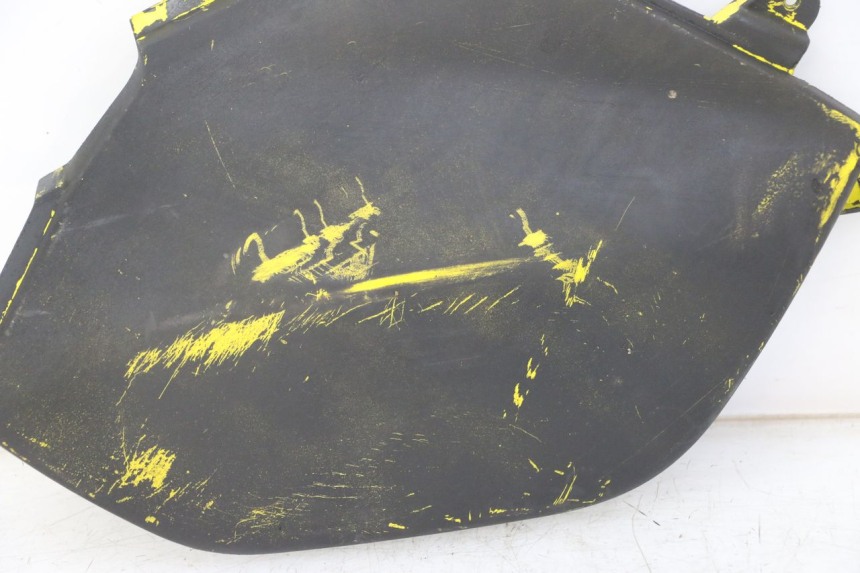 photo de CARENADO TRASERO DERECHA MBK X-LIMIT XLIMIT 50 (2007 - 2012) - Detalles de los puntos de fijación