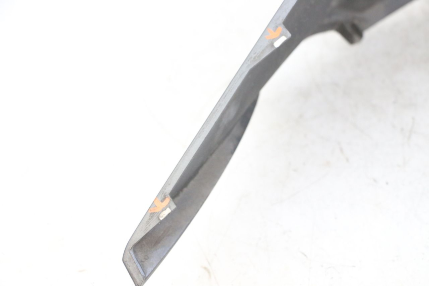 photo de CARENADO TRASERO DERECHA PIAGGIO MP3 500 (2016 - 2018) - Detalles de los puntos de fijación