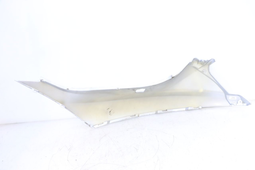 photo de FLANCO TRASERO DERECHO PIAGGIO MP3 125 (2006 - 2014) - Detalles de los puntos de fijación