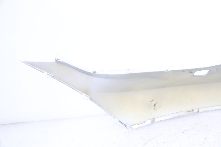 photo de FLANCO TRASERO DERECHO PIAGGIO MP3 125 (2006 - 2014) - Estado de la superficie y material