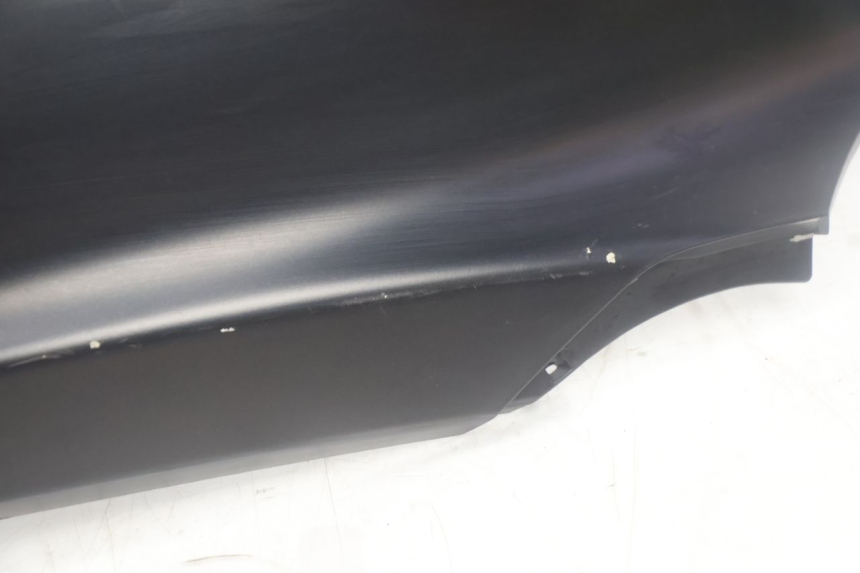 photo de CARENADO TRASERO DERECHA PIAGGIO MP3 500 (2016 - 2018) - Detalles de los puntos de fijación