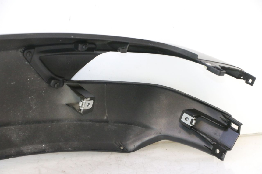 photo de CARENADO TRASERO DERECHA PIAGGIO MP3 500 (2016 - 2018) - Otra vista del artículo